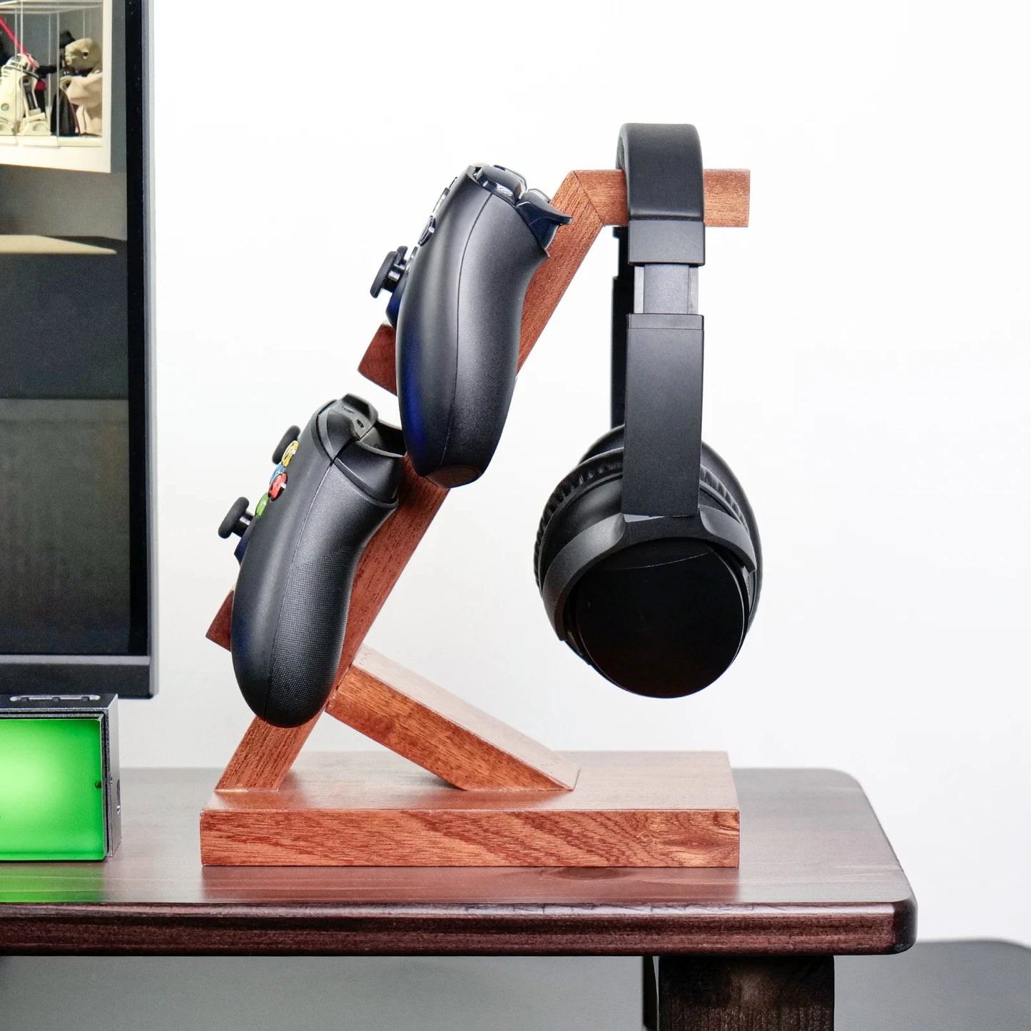 Wellnest Wooden Gaming Stand